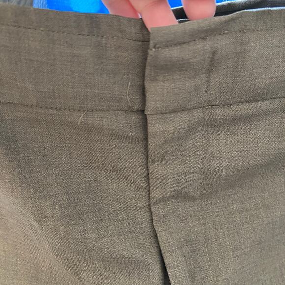 Vince Women's Size 0 Brown Dark Khaki Wool Pleated Front Tapered Trouser Pants - Picture 3 of 9